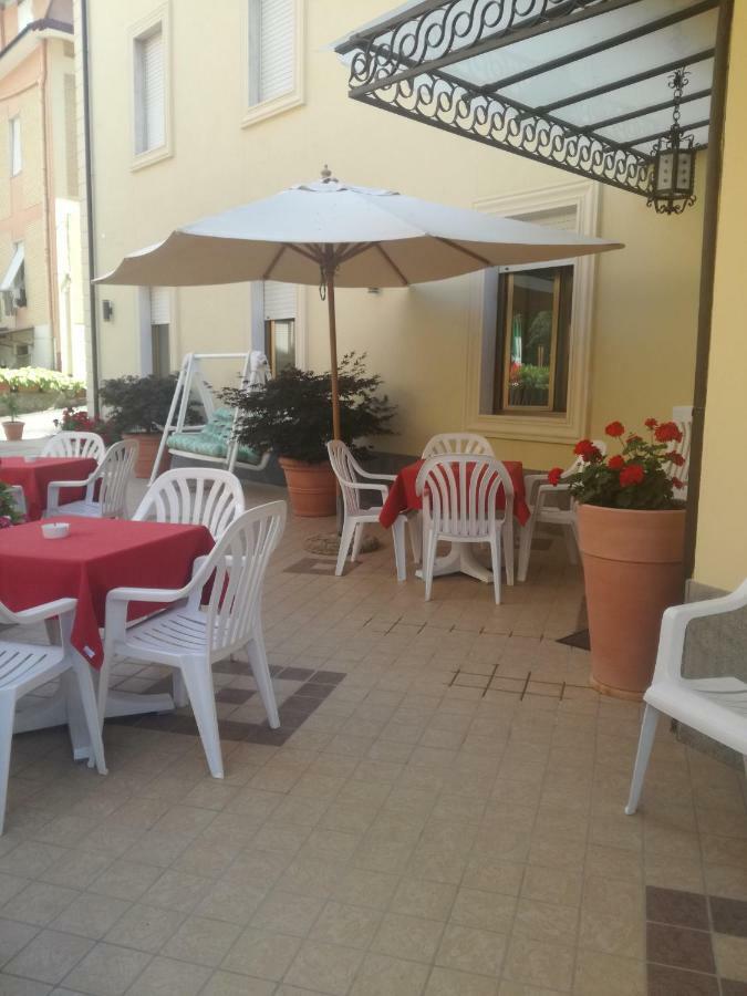 Hotel Pompei Fiuggi Exterior foto